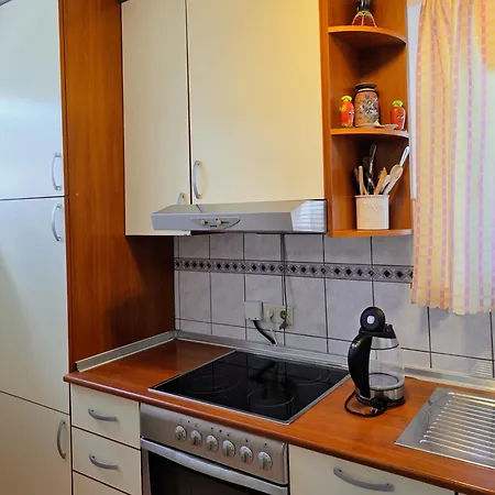 아파트 Urban Nest 야이체