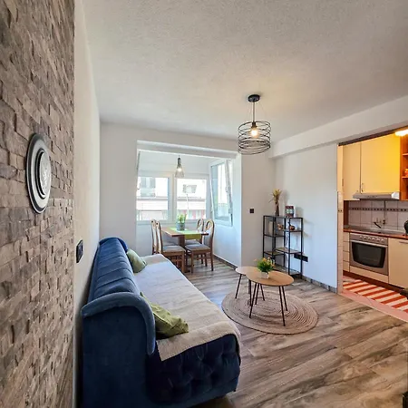 Urban Nest * 야이체